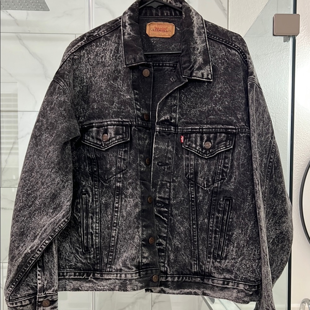 Vintage XL Levi's Black Denim Jacket for Men